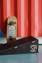 Cargar imagen en el visor de la galería, Kit SB Kids Ramp + Skateboard Tricks Completo
